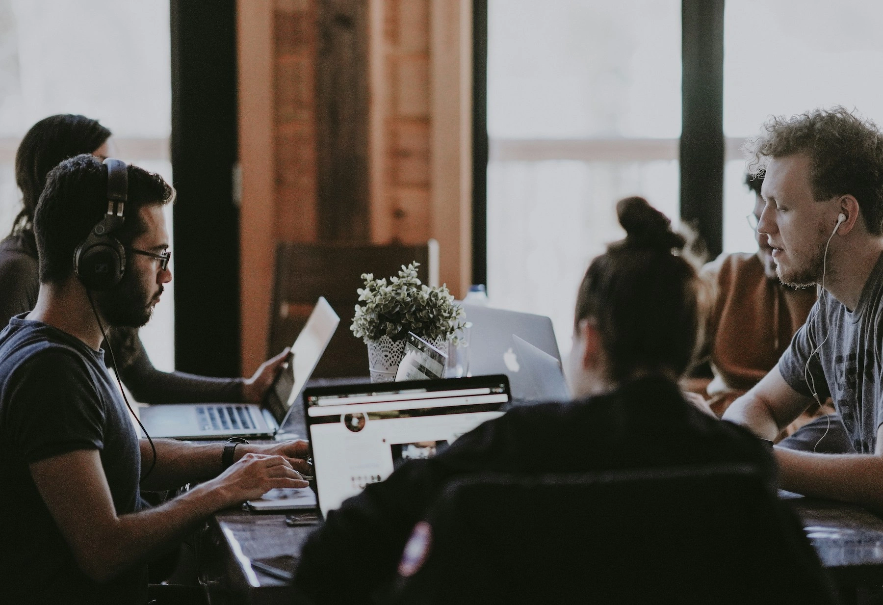 Coworking Space: Solusi Modern untuk Para Profesional Masa Kini